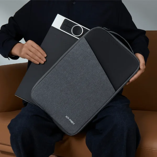 กระเป๋า XPPen ACJ02 ใส่เมาส์ปากกาพกพาไปนั่งใช้งานบนโซฟาหรือนอกสถานที่ได้สะดวก